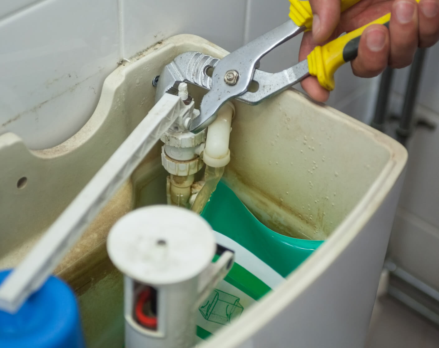 Musluk & Sifon Tamiri: Su İsrafına Son, Konforu Geri Getir